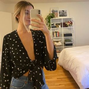 Star pattern tie front top